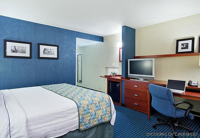 Courtyard Fort Myers At I-75 And Gulf Coast Town Center Estero Habitación foto