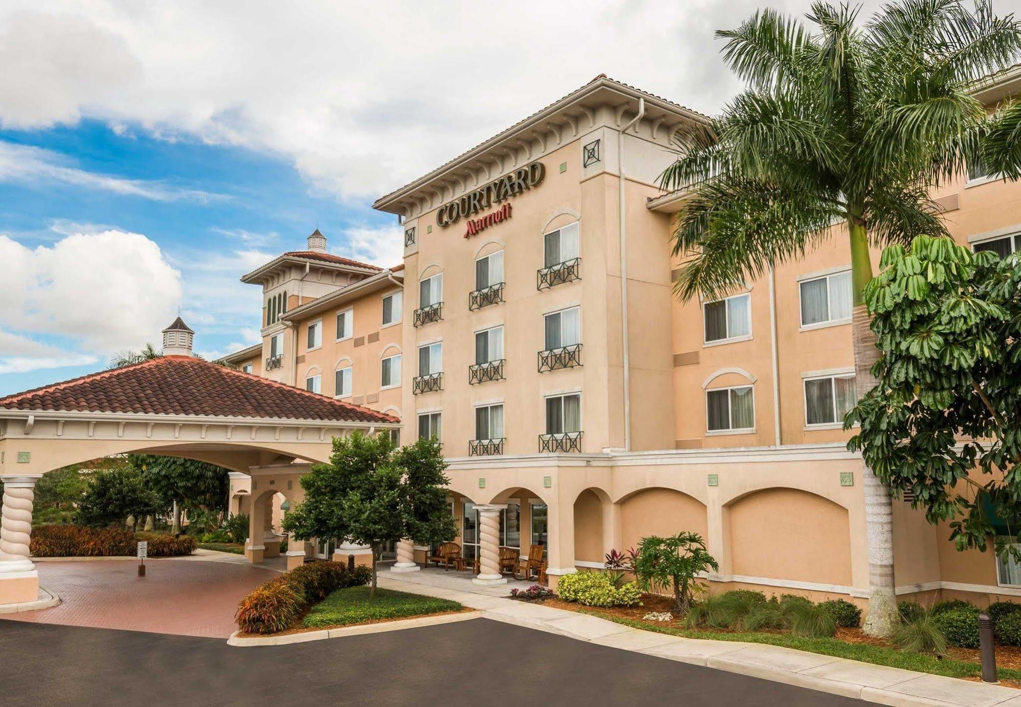 Courtyard Fort Myers At I-75 And Gulf Coast Town Center Estero Exterior foto